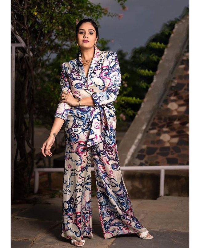 Vivacious Looks Of Sreemukhi In Colorful Dress